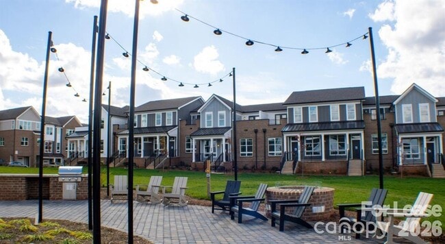 Building Photo - 17014 Fairmount Way