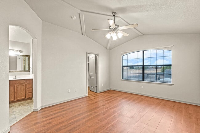 Building Photo - 3103 Sunny Prairie Dr