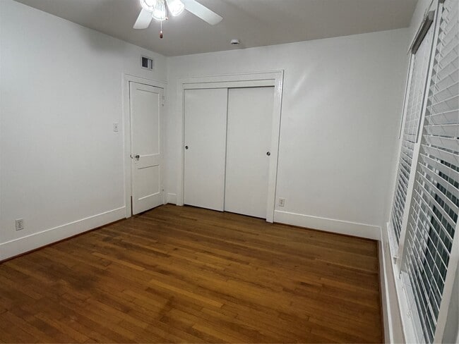 Building Photo - 1719 Dunlavy St