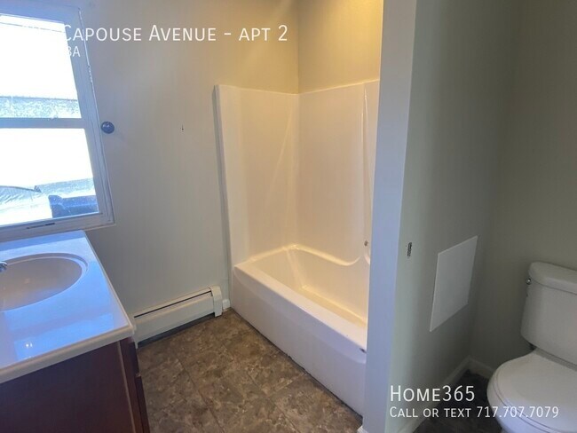 Building Photo - COZY 3 bed-1bath UNIT