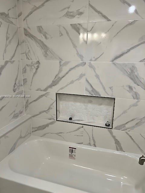 Building Photo - 2811 N Oakland Forest Dr