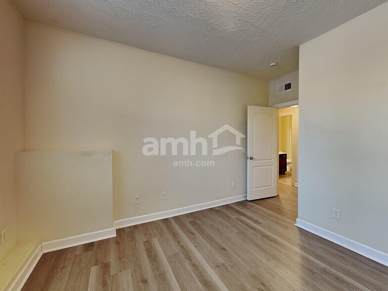 Building Photo - 908 Cabernet Trl