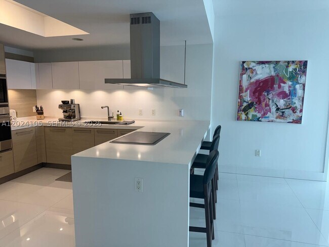 Building Photo - 17301 Biscayne Blvd