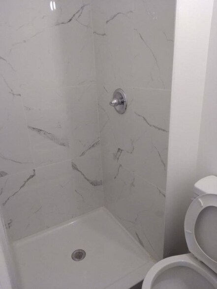 Building Photo - 190 Main St