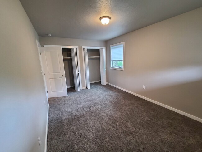 Building Photo - 2810 W Northern Lights Blvd