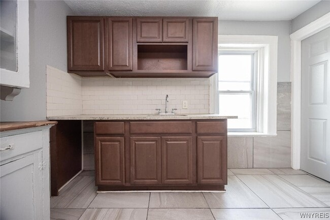 Building Photo - 1023 15th St