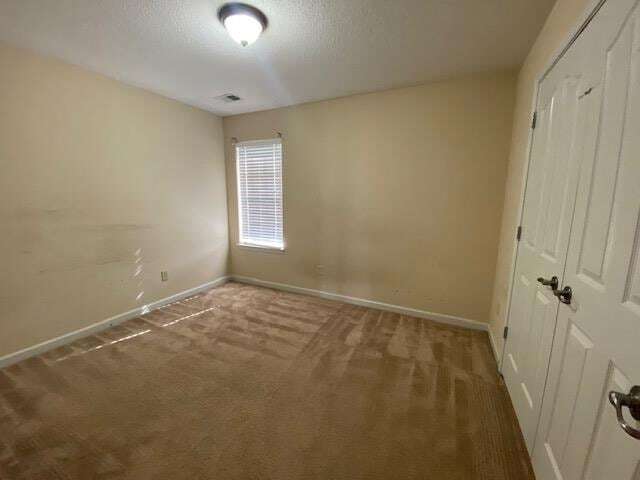 Building Photo - 6098 Ravenwood Lake Dr E