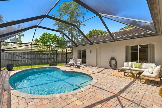 Building Photo - 1343 Periwinkle Pl