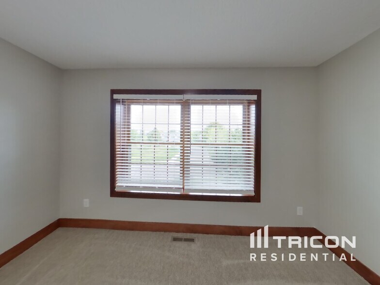 Building Photo - 11405 W Laketowne Dr