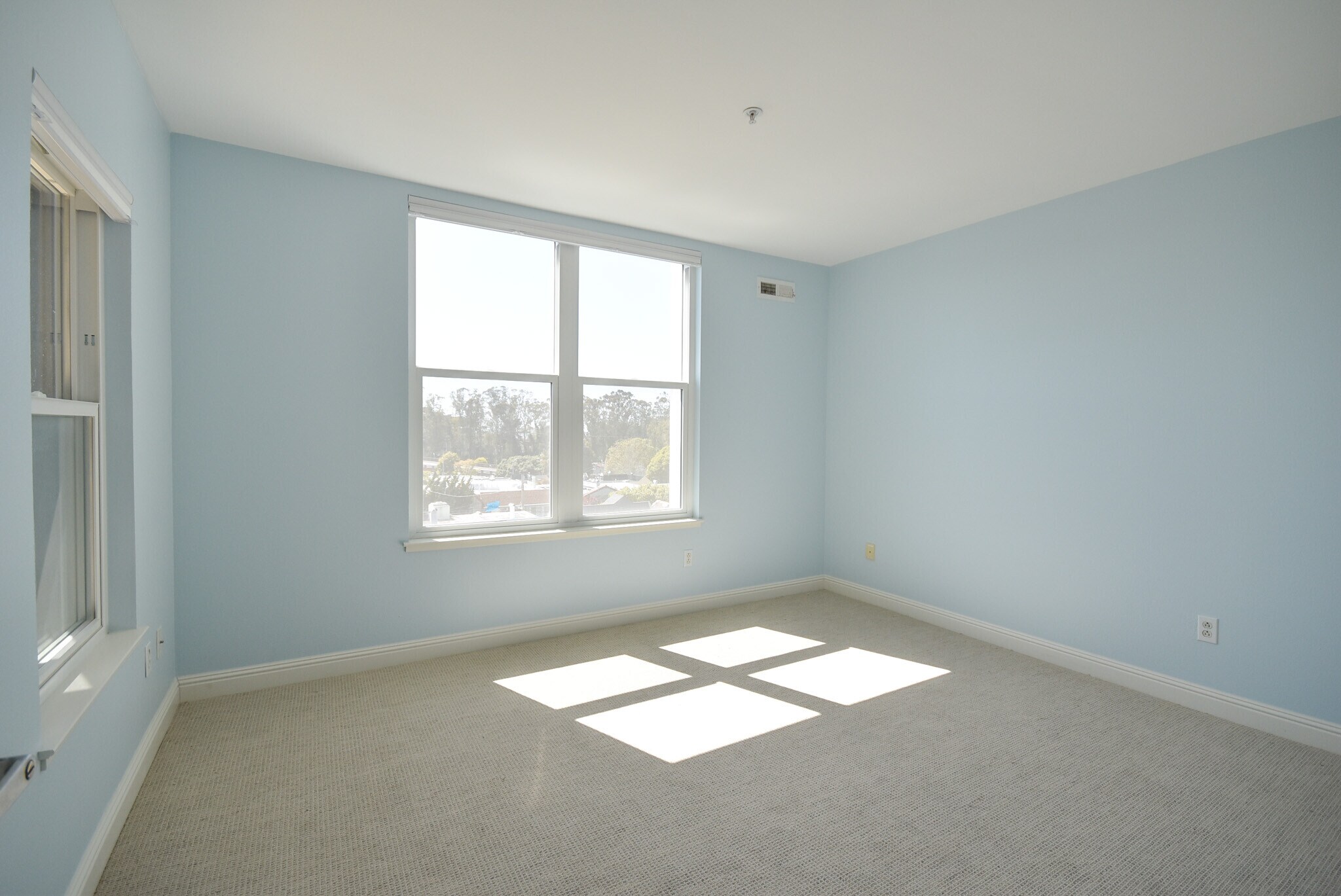 Building Photo - 8400 Oceanview Ter
