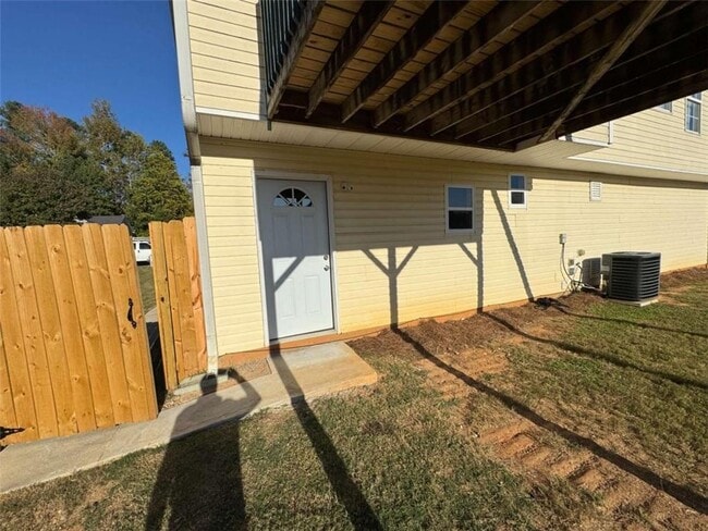 Building Photo - 870 Ashland Park Way SE