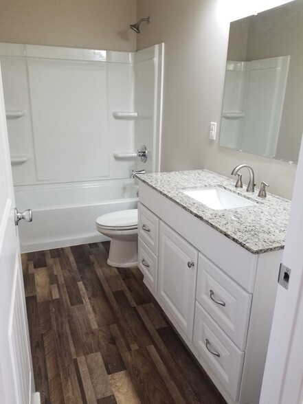 Bathroom - 15263 North Shore Dr