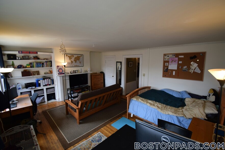 Building Photo - 503 Beacon St