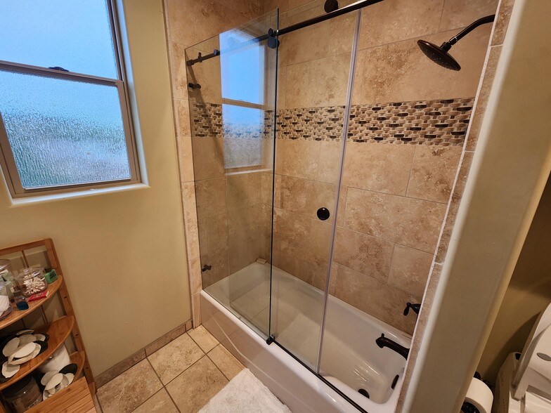 Building Photo - 2296 Holly Dr