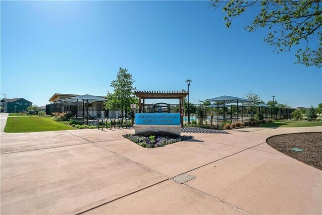 Building Photo - 2028 Arendale Dr