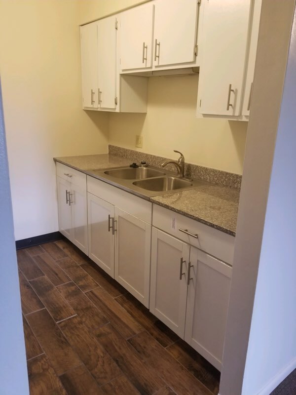 Building Photo - 616 S Main St