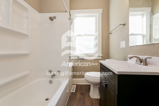 Building Photo - 4258 Laurel Ave