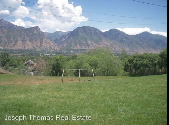 Building Photo - 1583 800 E