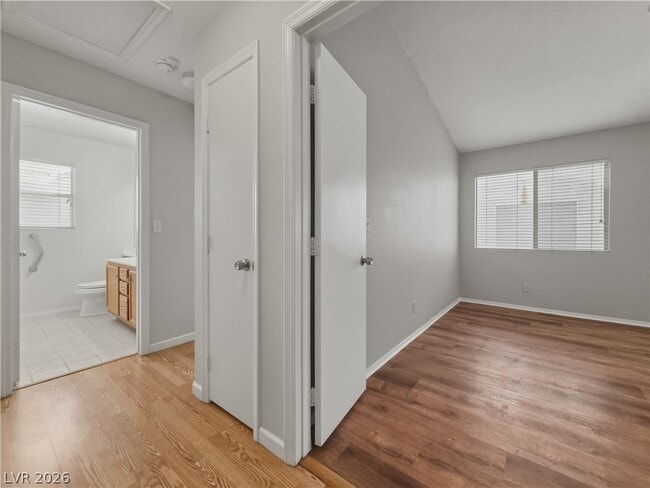 Building Photo - 1037 Blue Lantern Dr