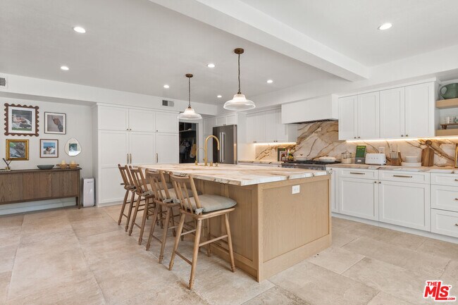 Building Photo - 4401 Pampas Rd