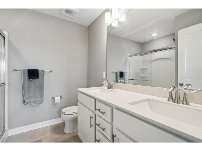 Building Photo - 2128 Ada Dr