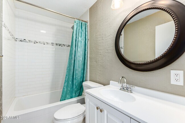 Building Photo - 5309 N 22nd Dr