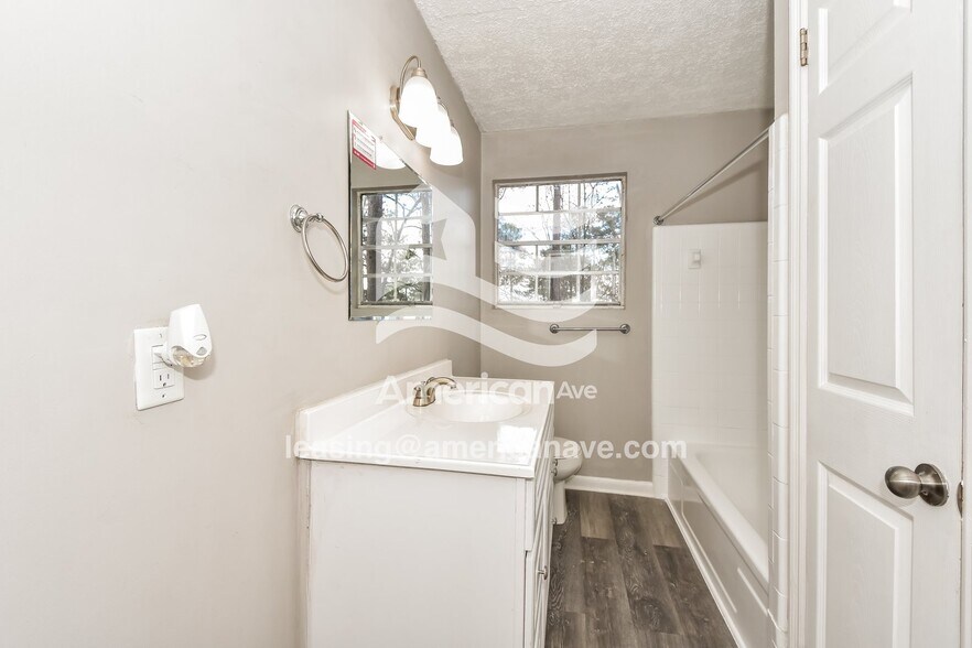 Building Photo - 5908 Wescott Rd