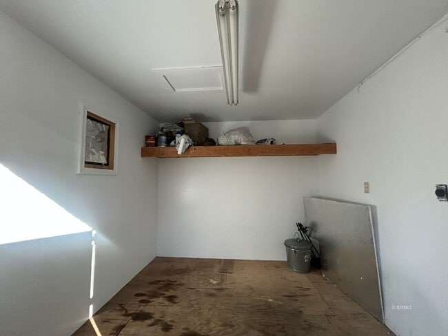 Building Photo - Cute Single Story Cabin in the Woods for Rent