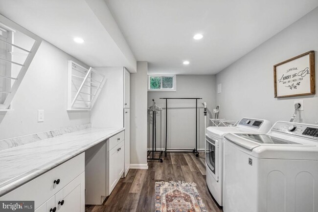 Building Photo - 2502 Duxbury Pl