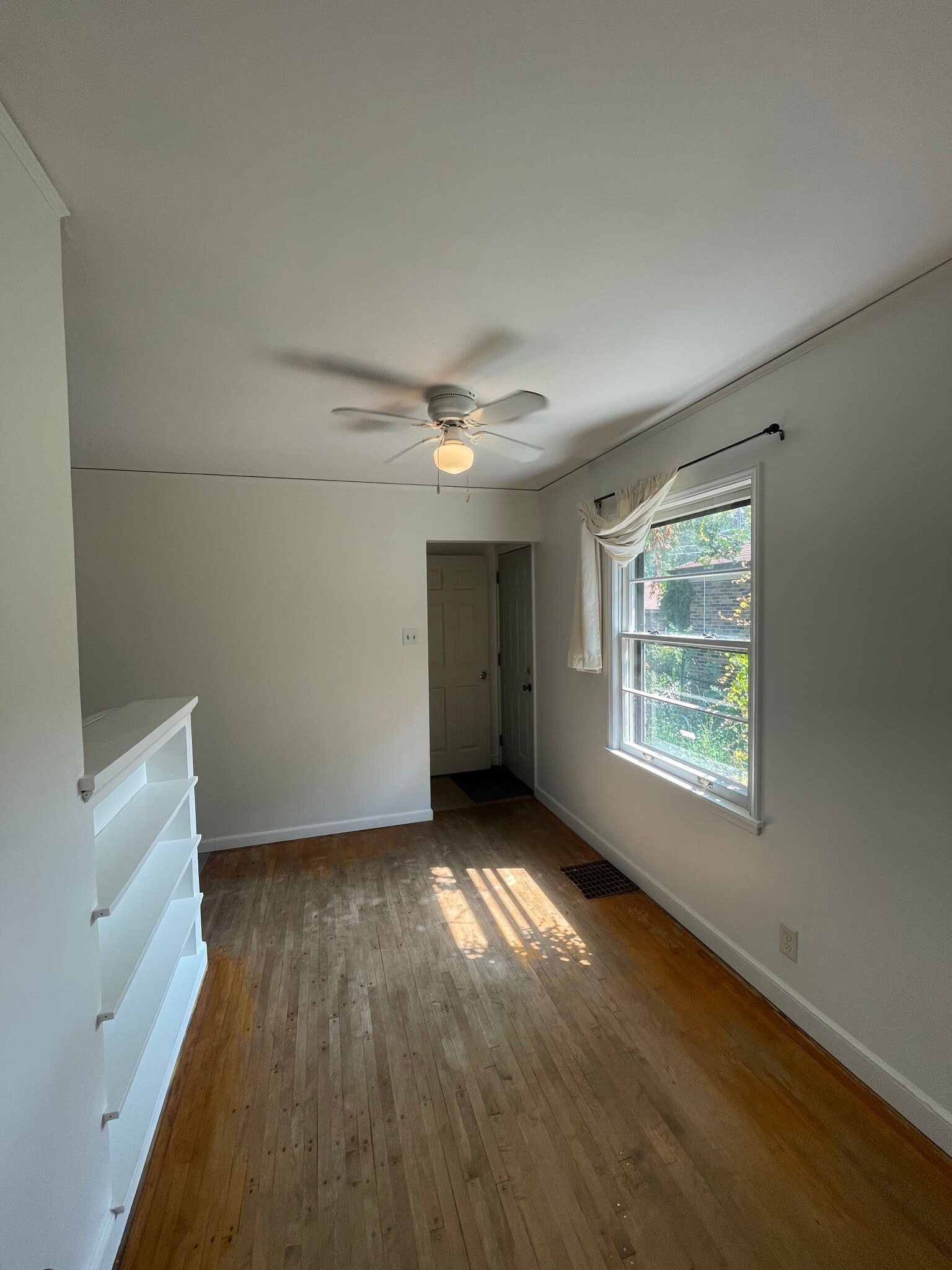 Building Photo - 846 23rd Ave SE