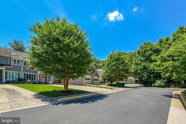 Building Photo - Experience elevated living in this beautifully renovated townhome nestled within the highly sough...
