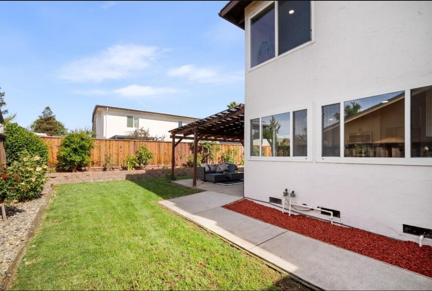 Building Photo - 6258 Camino Verde Dr