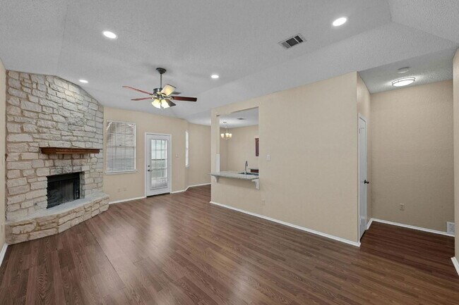 Building Photo - 6501 Brush Country Rd