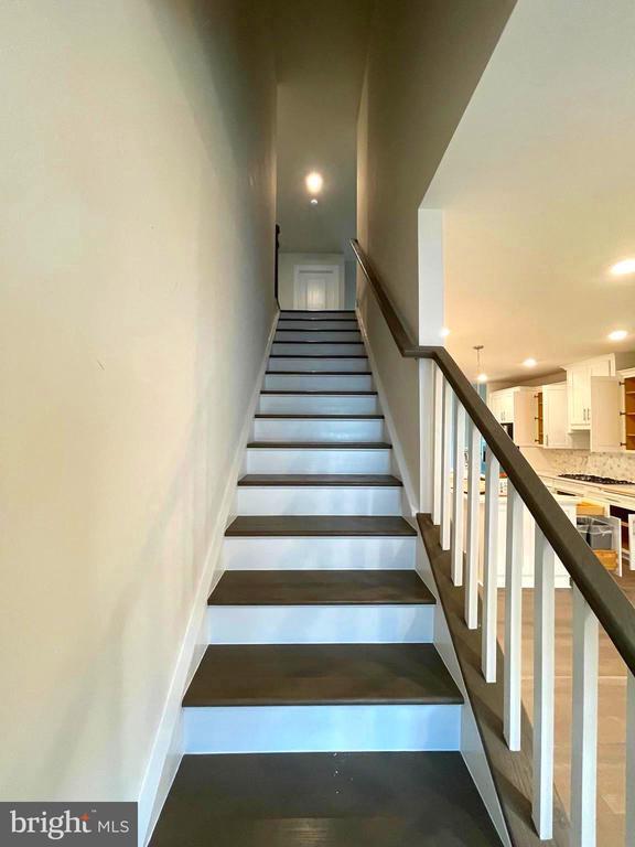 Building Photo - 33789 Freeport Dr