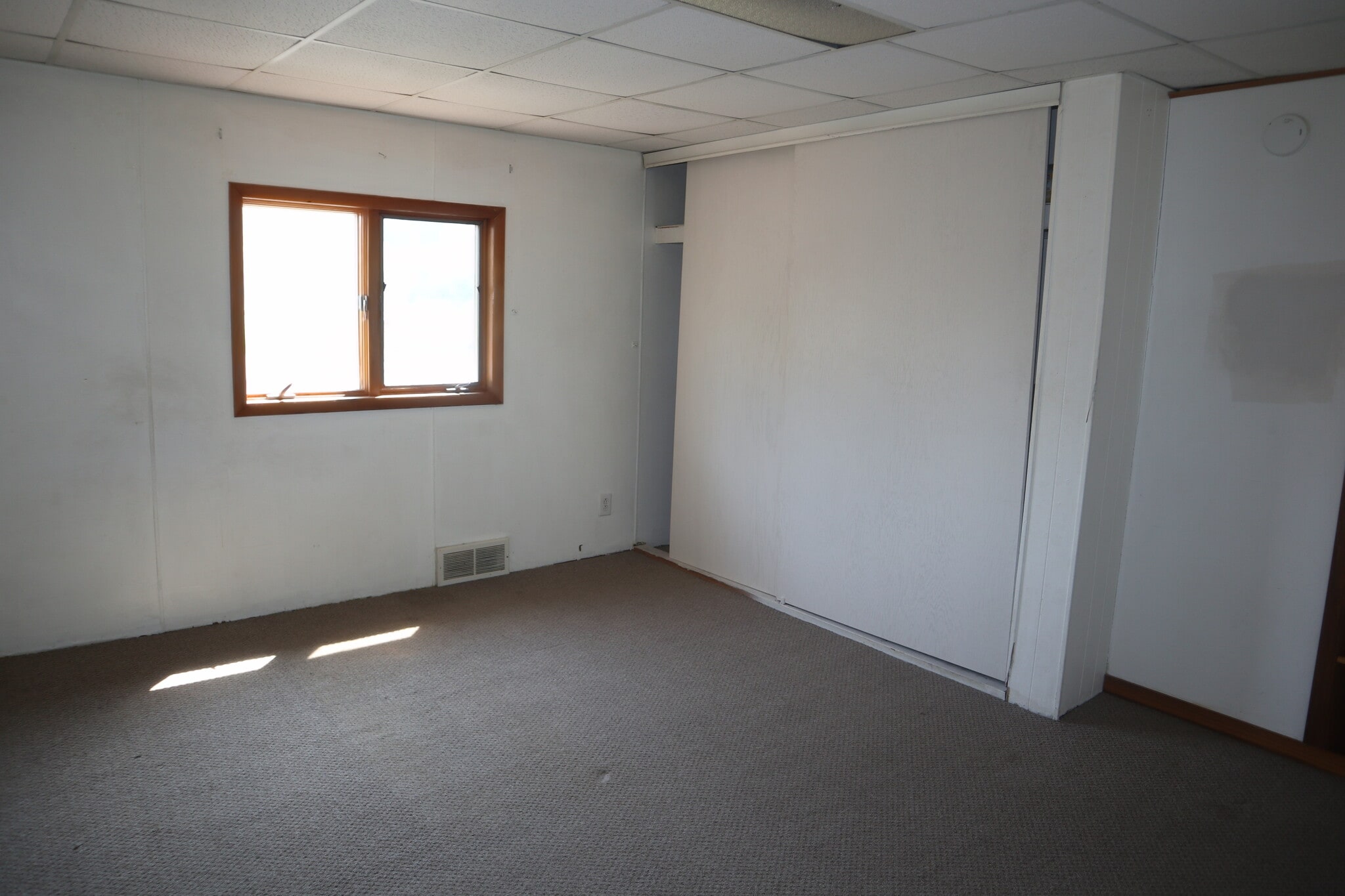 Building Photo - 629 Woodlawn Ave