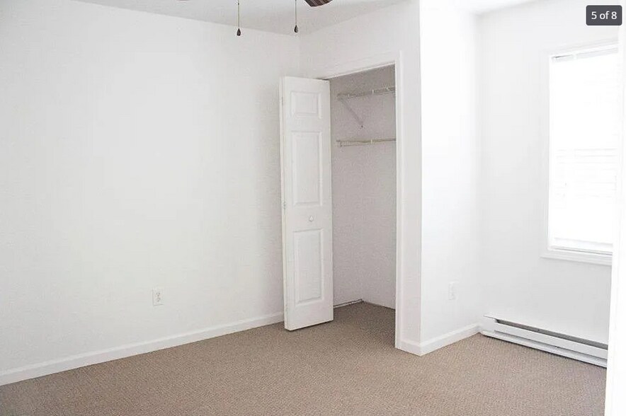 Building Photo - 323 Parker Farm Rd