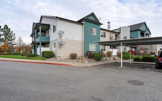 Building Photo - Ground-Floor 2BR/2BA Condo in Post Falls –...