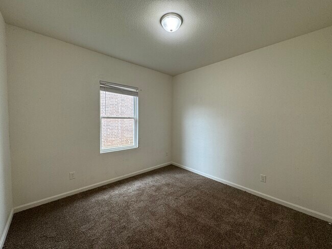 Building Photo - 10341 Castle Lyons Ln