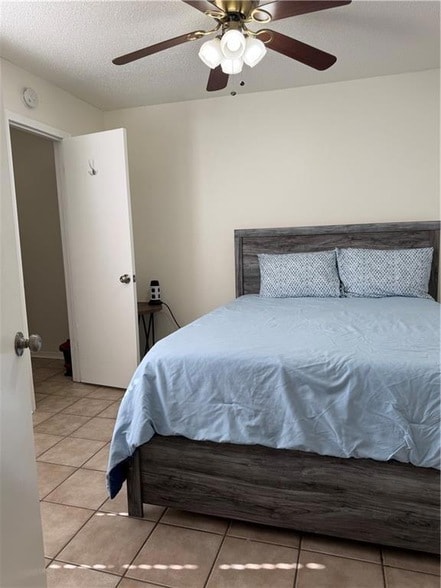 Building Photo - 2425 Oxford Pl