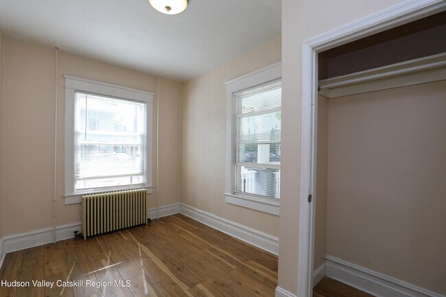 Building Photo - 144 St James St