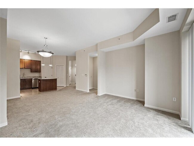 Building Photo - 500 500 E Grant St