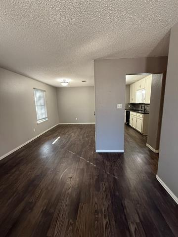 Building Photo - 401 Linda St