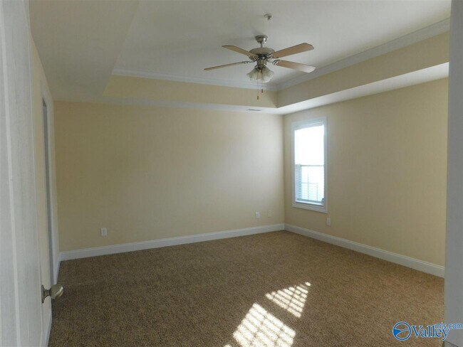 Building Photo - 446 Shamrock Dr