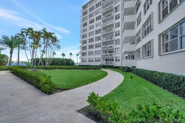 Building Photo - 2600 N Flagler Dr