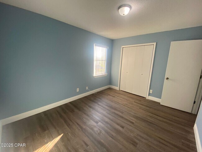 Building Photo - 6318 Lenawee St