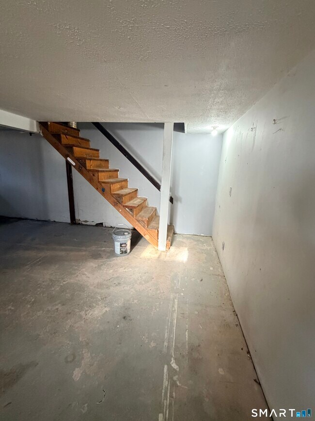 Building Photo - 195 Wall St