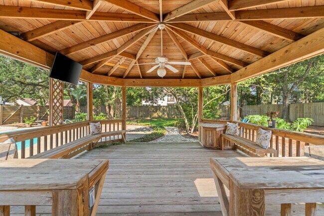 Building Photo - 101 Hands Cove Ln