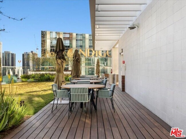 Building Photo - 877 Francisco St