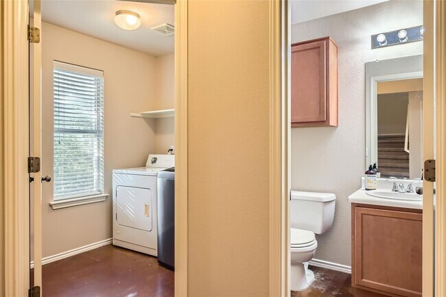 Building Photo - 4622 Best Way