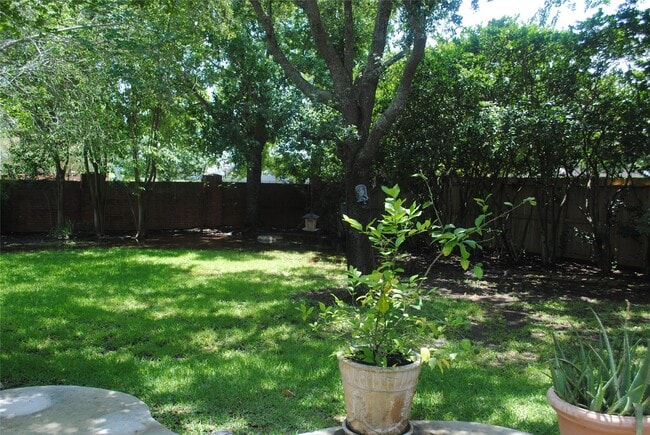 Building Photo - 4606 Russett Ln